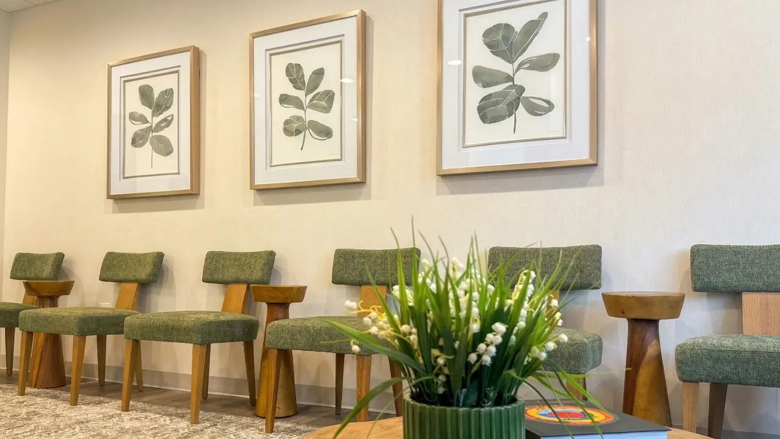 Anna Health Fairfax Arlington Boulevard waiting area
