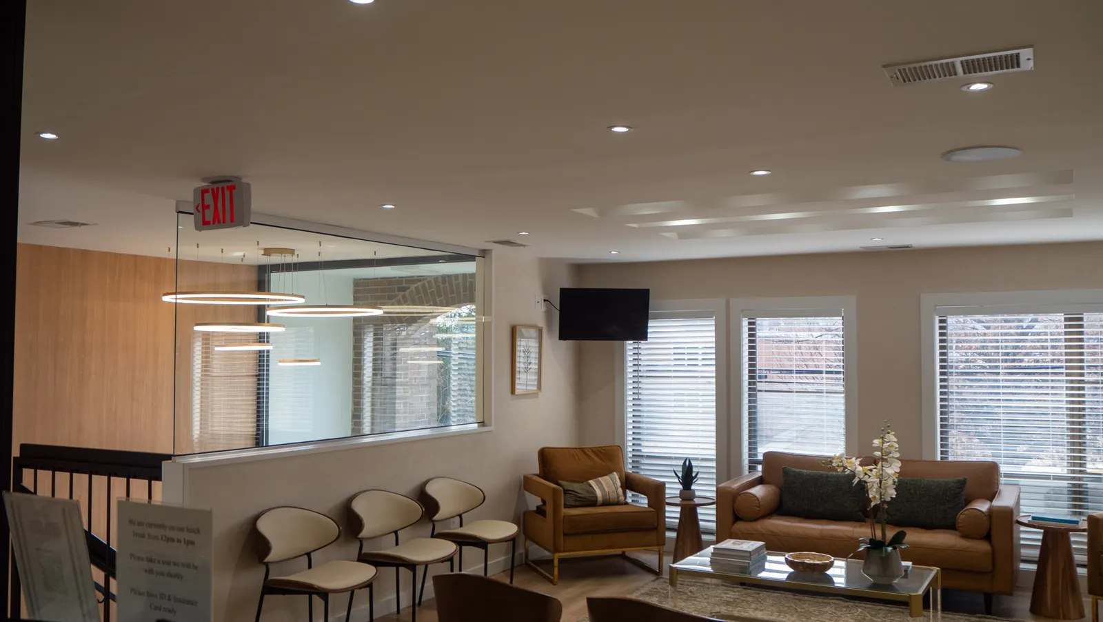 Anna Health Falls Church / Tysons Corner waiting lounge