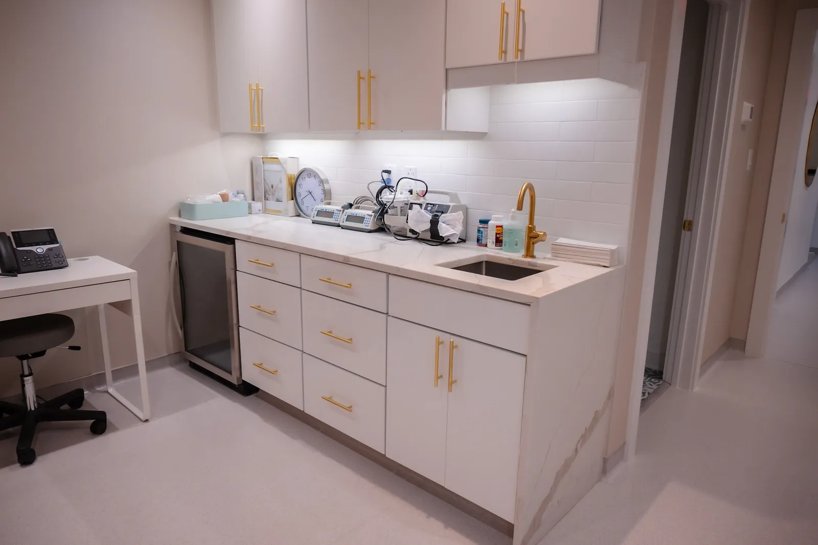 Anna Health Merrifield / Fairfax clinical room